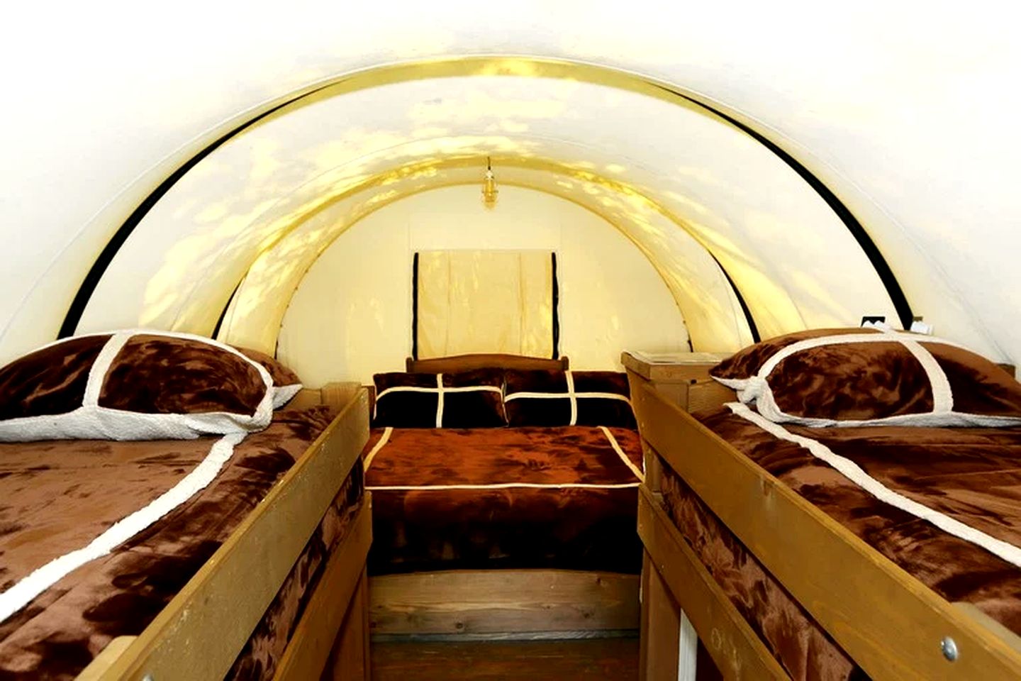 Six-Person Conestoga Wagons for Glamping Getaway near Yosemite National Park, California