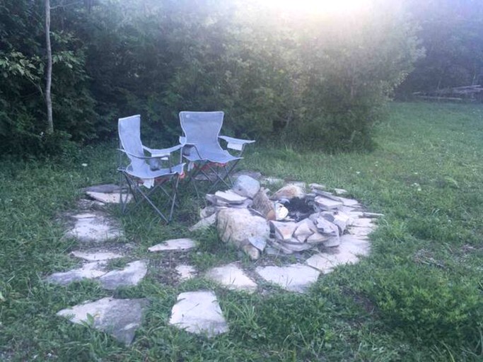 Tiny House Rental in Markdale Perfect for a Couple's Retreat in Ontario | Tiny Houses (Markdale, Ontario, Canada)