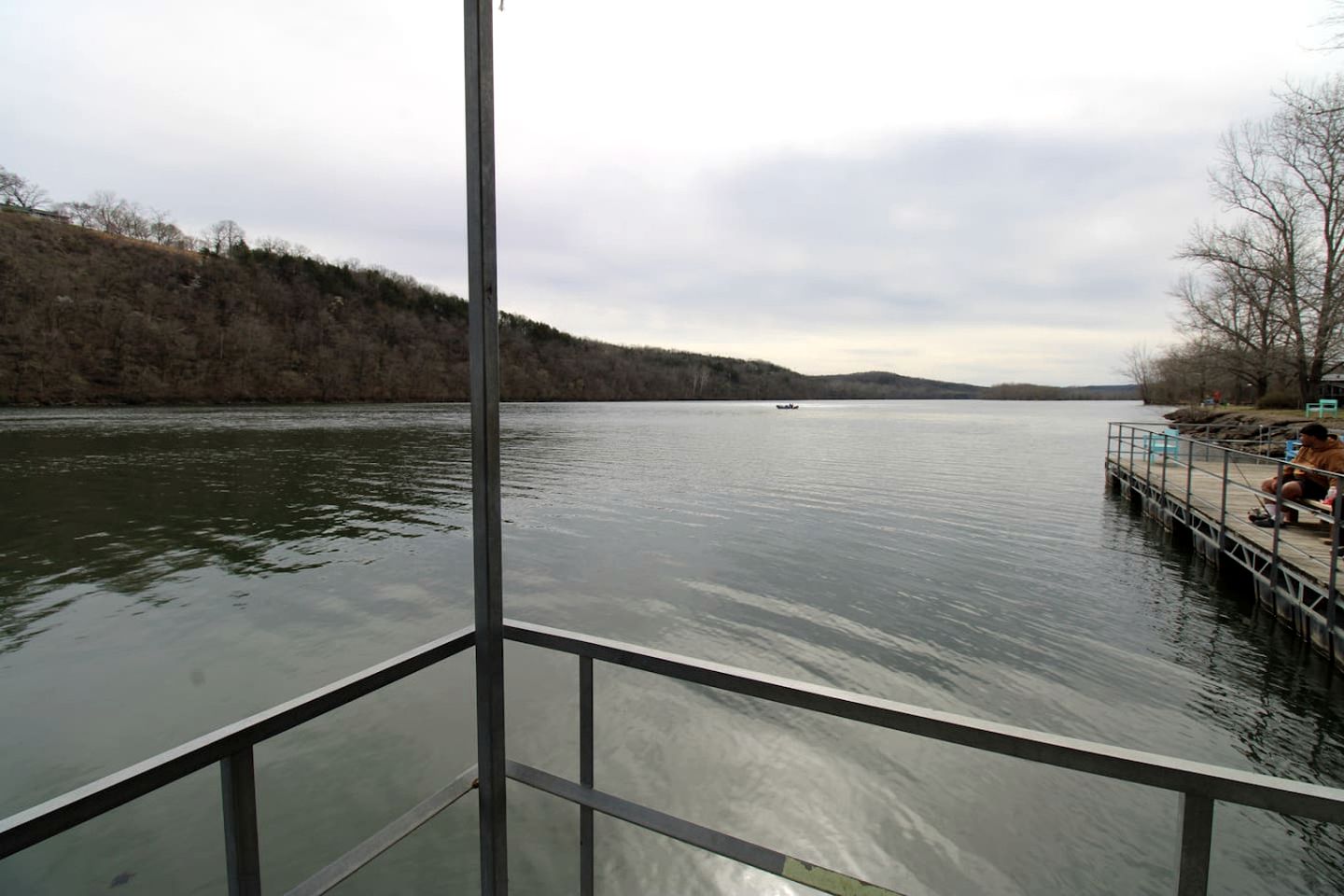 Rustic Cabin on Lake Taneycomo, Perfect for Your Next Fishing Vacation in Rockaway Beach, Missouri