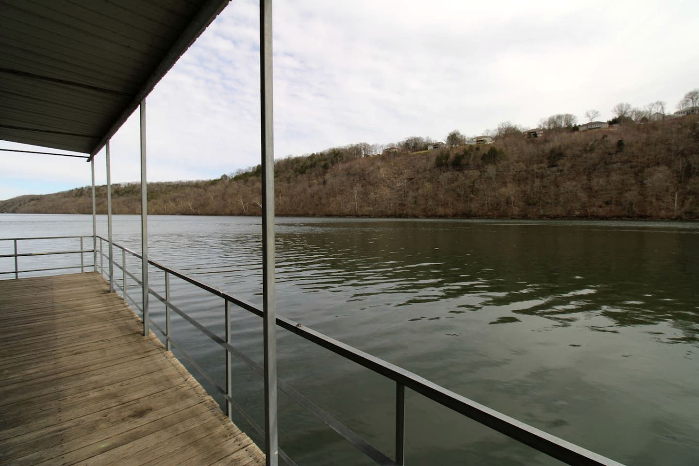 Rustic Cabin on Lake Taneycomo, Perfect for Your Next Fishing Vacation in Rockaway Beach, Missouri