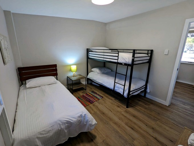 Cabins (Australia, Dadswells Bridge, Victoria)