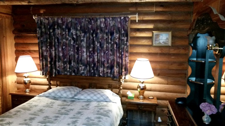 Cabins (Byrdstown, Tennessee, United States)