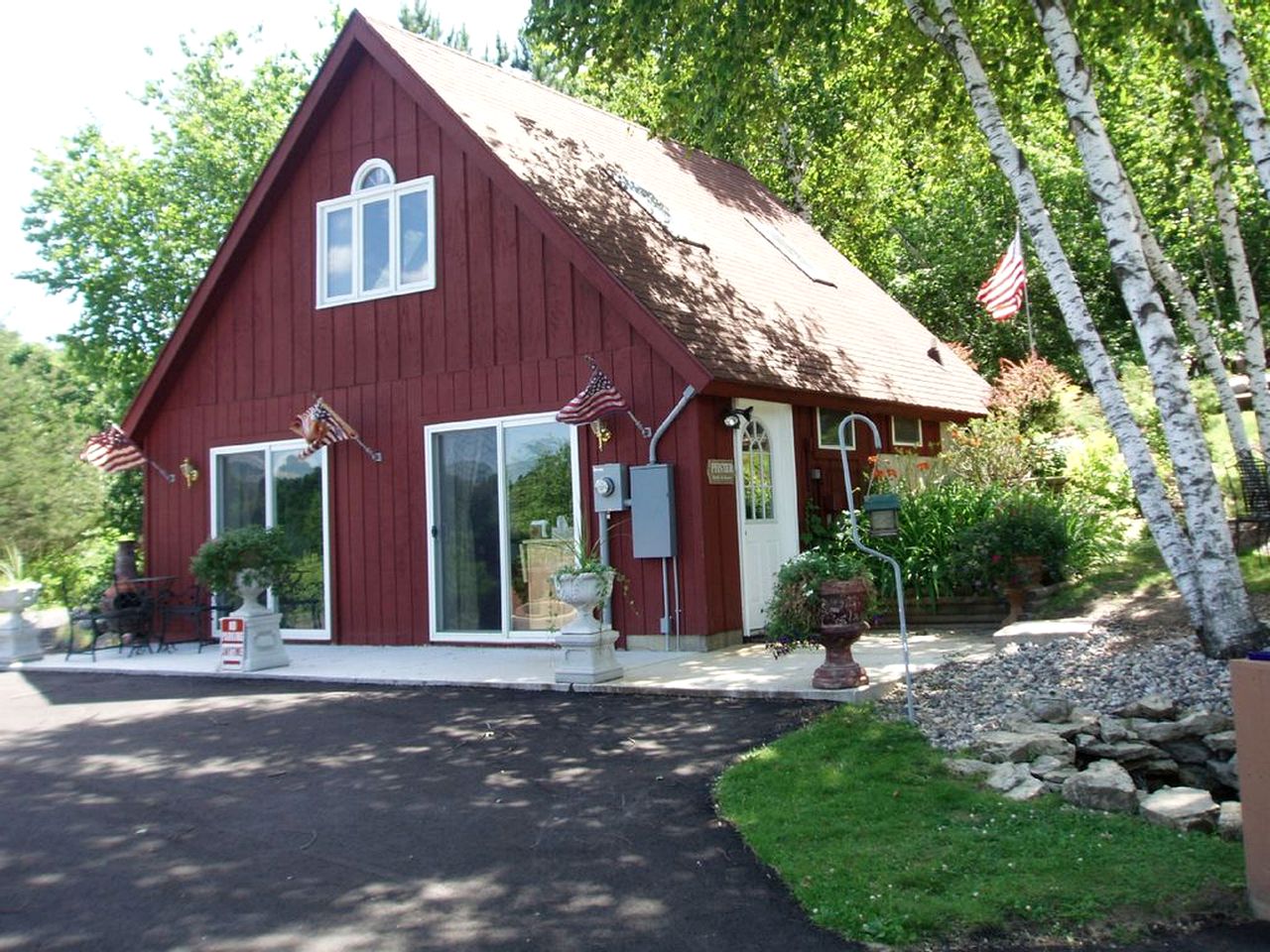 Charming Cottage Getaway with Stunning Scenery in the Driftless Region of Wisconsin