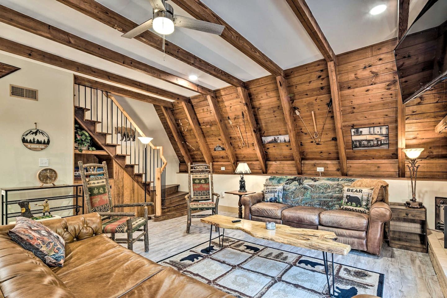 Charming A-frame with Hot-tub and Games in Asheville, North Carolina