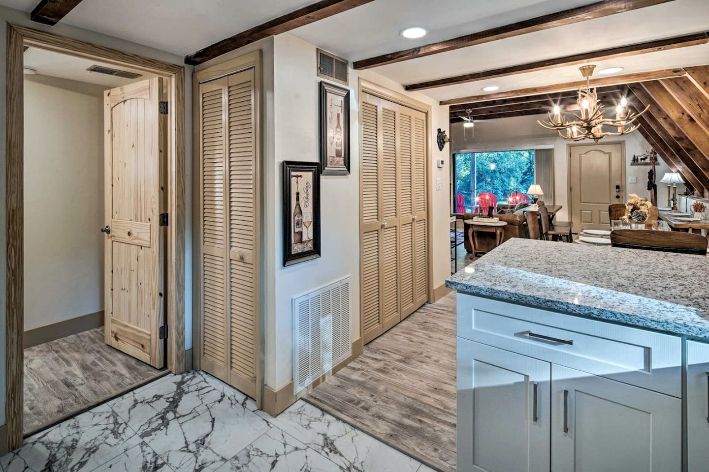 Charming A-frame with Hot-tub and Games in Asheville, North Carolina