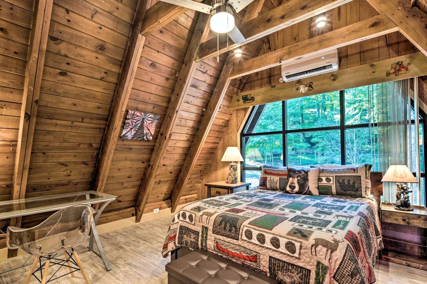 Charming A-frame with Hot-tub and Games in Asheville, North Carolina