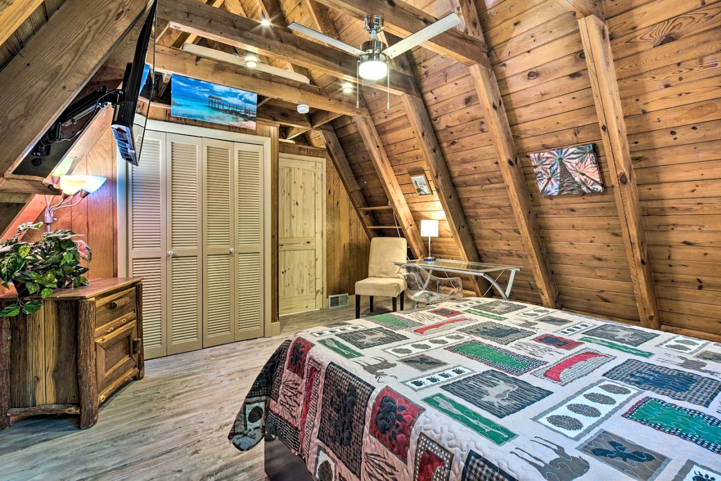 Charming A-frame with Hot-tub and Games in Asheville, North Carolina