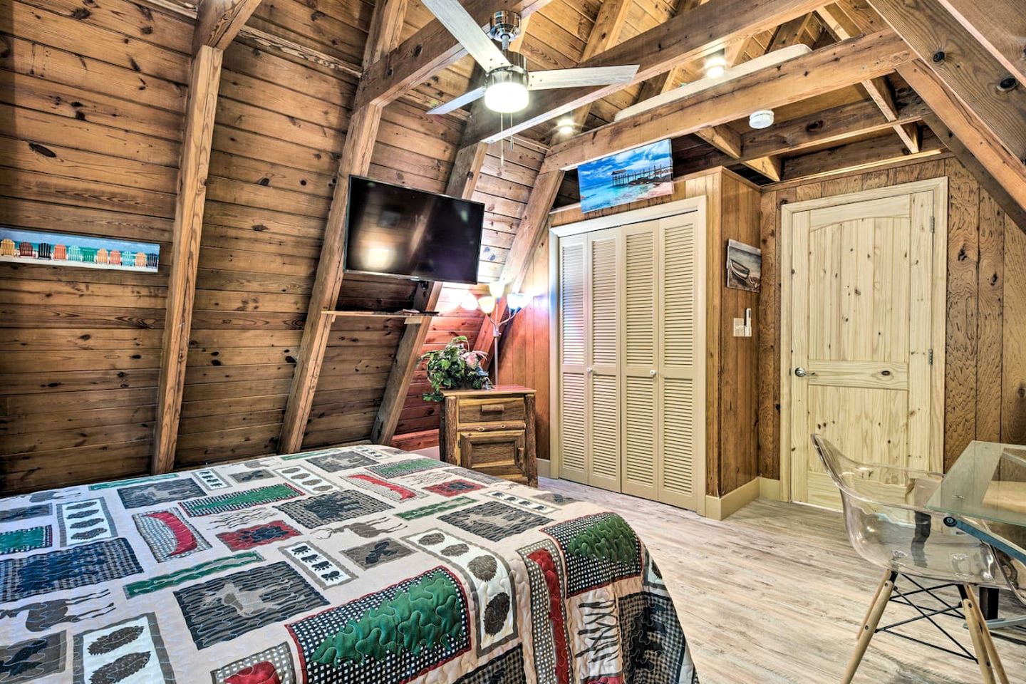 Charming A-frame with Hot-tub and Games in Asheville, North Carolina