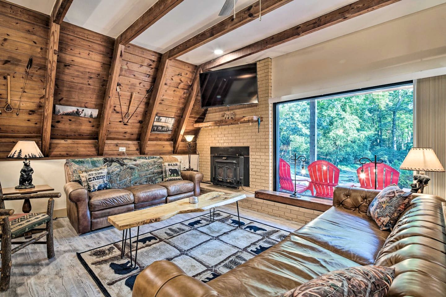Charming A-frame with Hot-tub and Games in Asheville, North Carolina