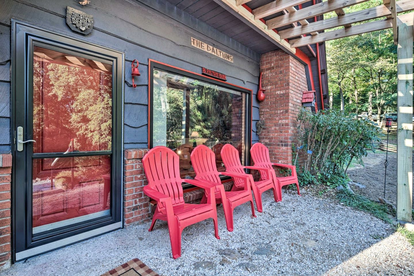 Charming A-frame with Hot-tub and Games in Asheville, North Carolina