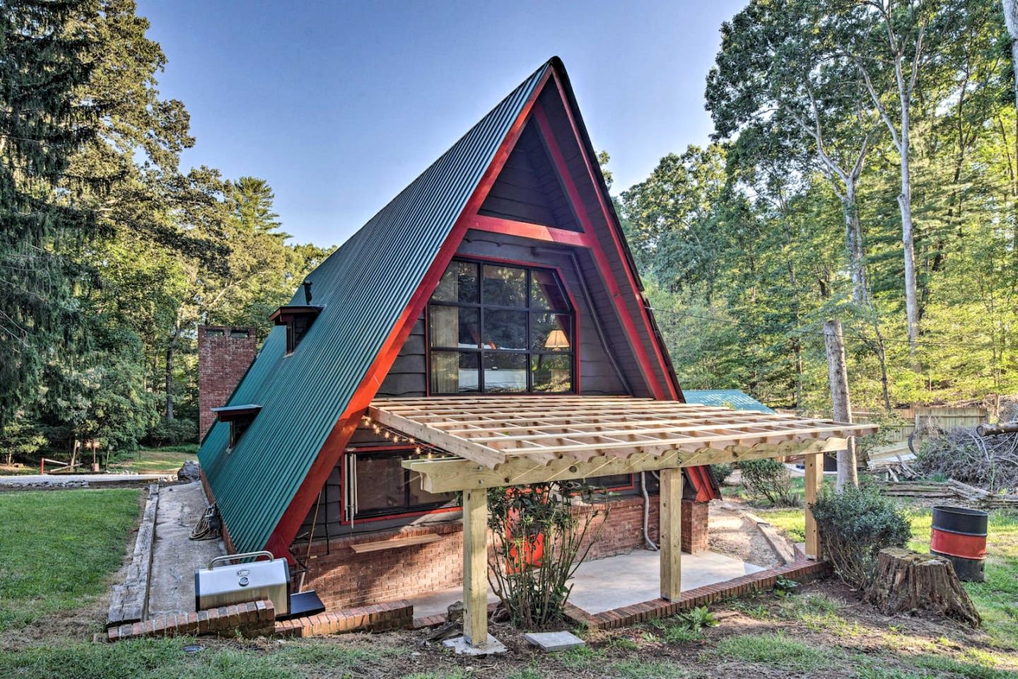 Charming A-frame with Hot-tub and Games in Asheville, North Carolina