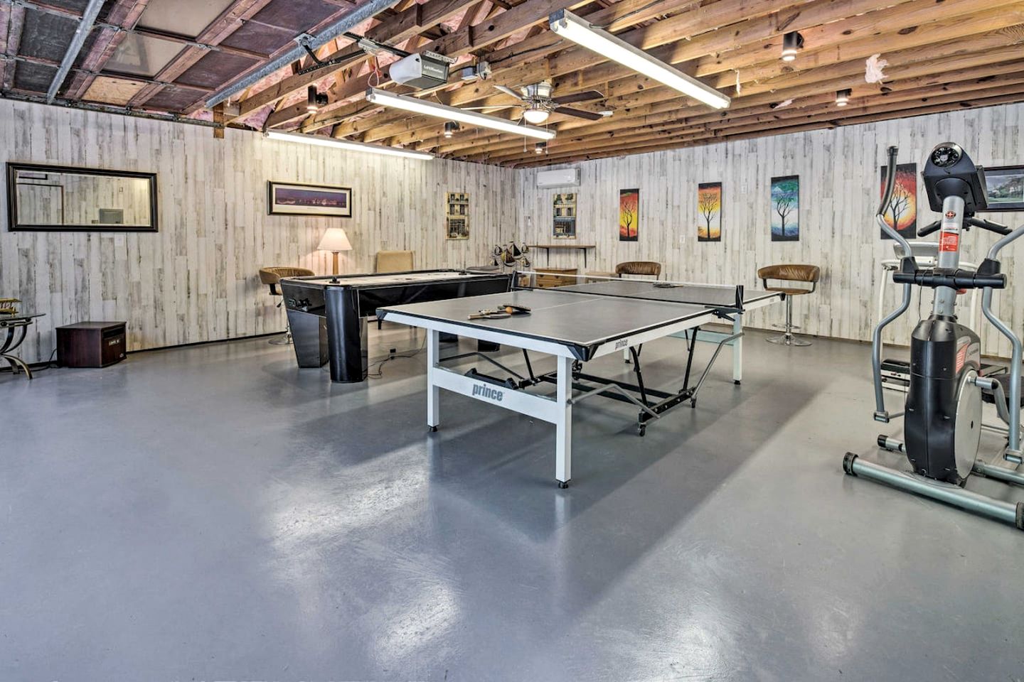 Charming A-frame with Hot-tub and Games in Asheville, North Carolina
