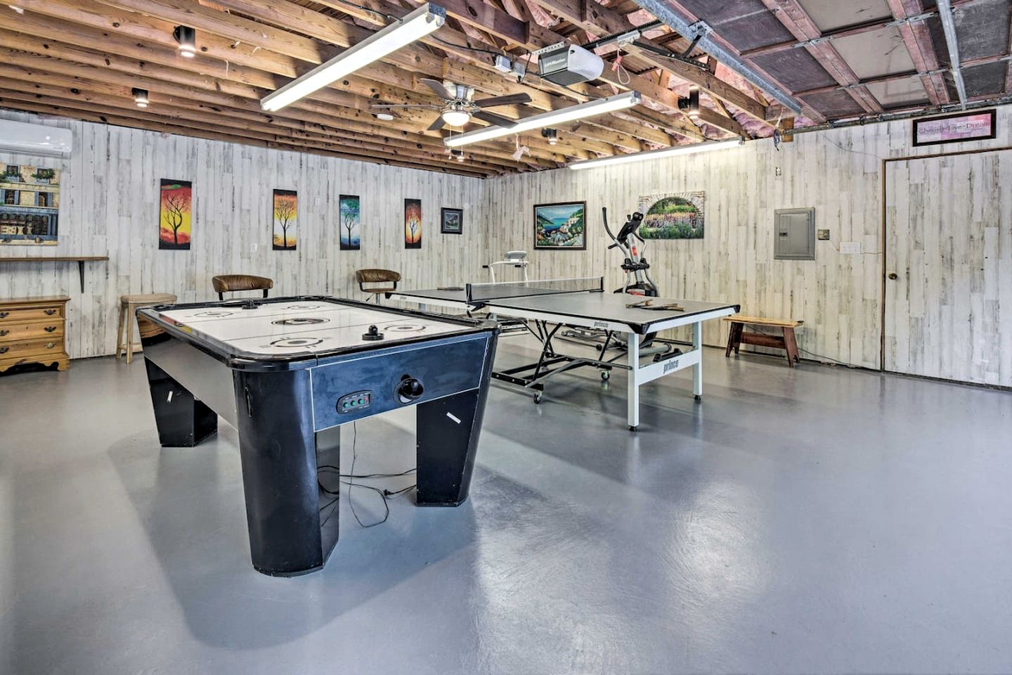 Charming A-frame with Hot-tub and Games in Asheville, North Carolina