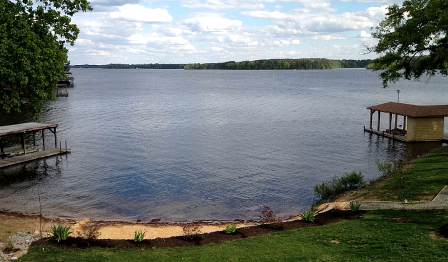 Cabin Rental on Lake Gaston, North Carolina