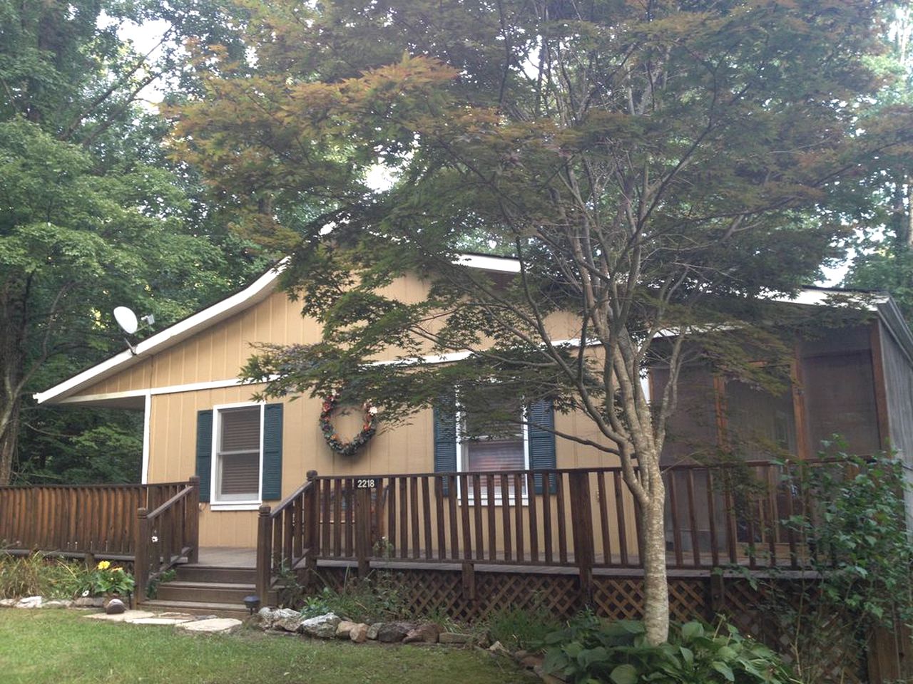 Peacefully Secluded Cottage Rental on Nature Preserve near Asheville, North Carolina