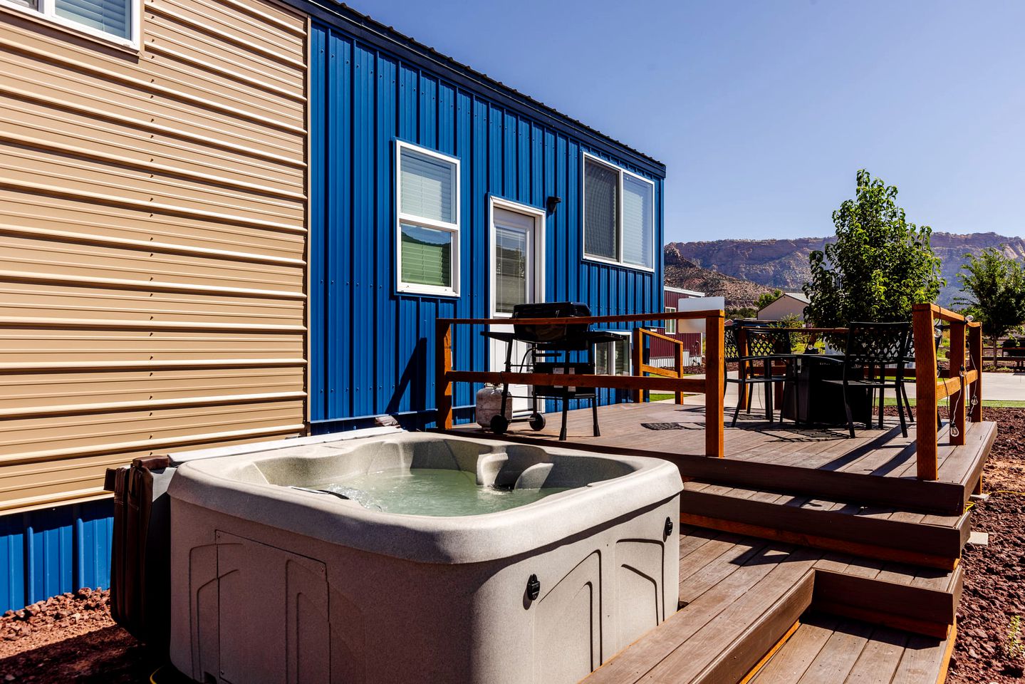 Zion's Gateway: Fully Equipped Tiny Home for Your Utah Exploration!