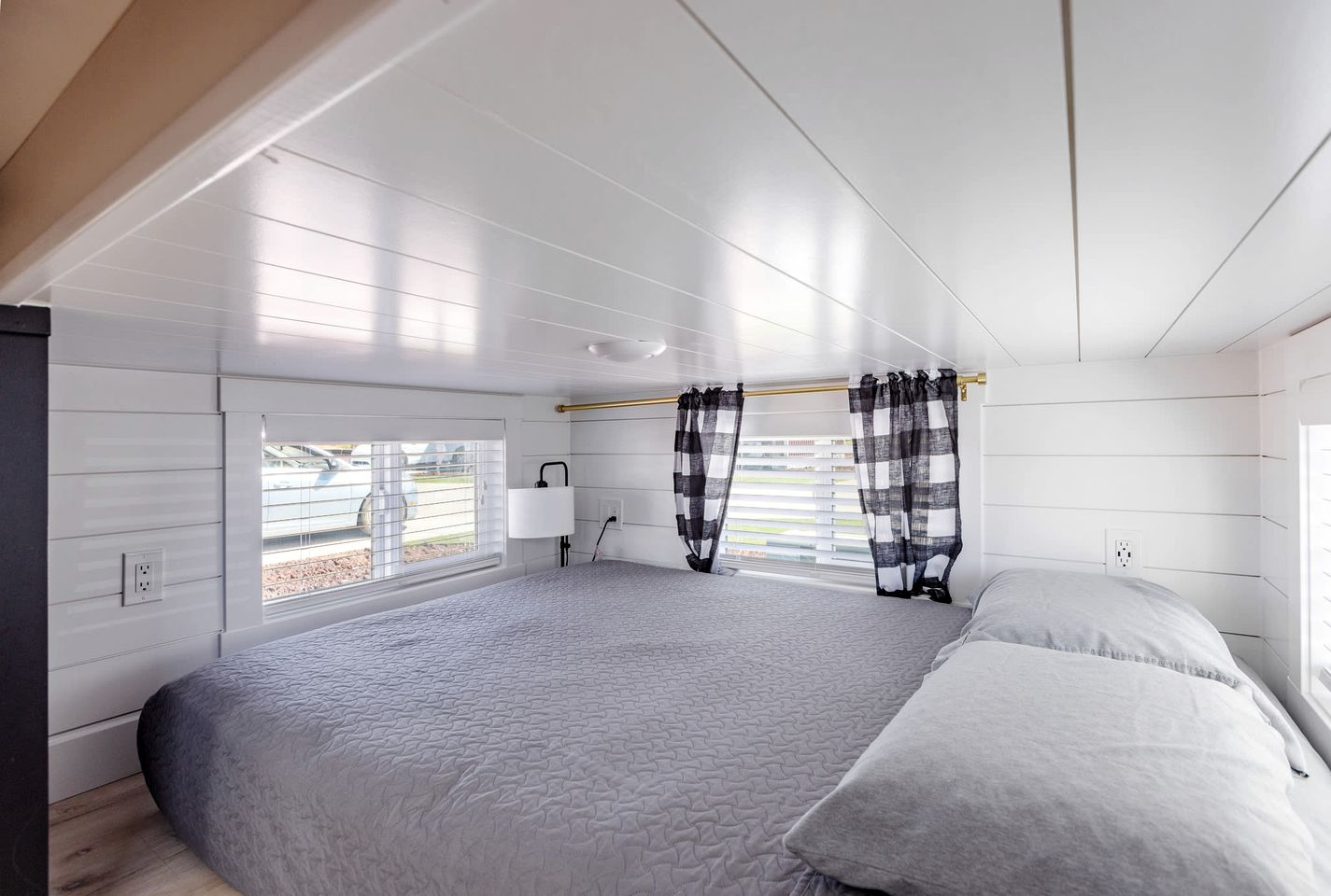 Zion's Gateway: Fully Equipped Tiny Home for Your Utah Exploration!