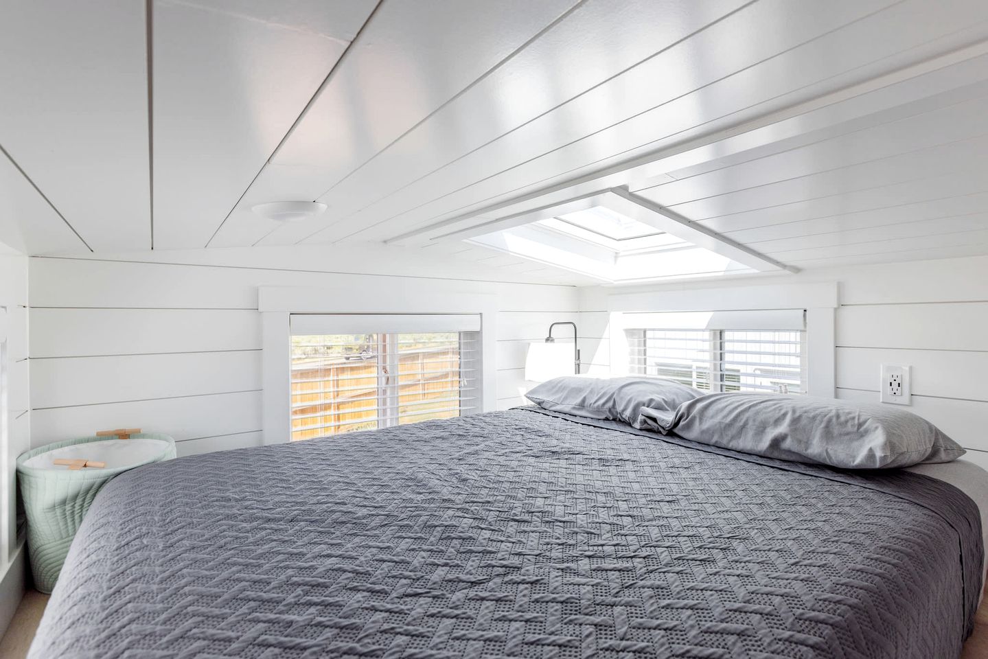 Zion's Gateway: Fully Equipped Tiny Home for Your Utah Exploration!