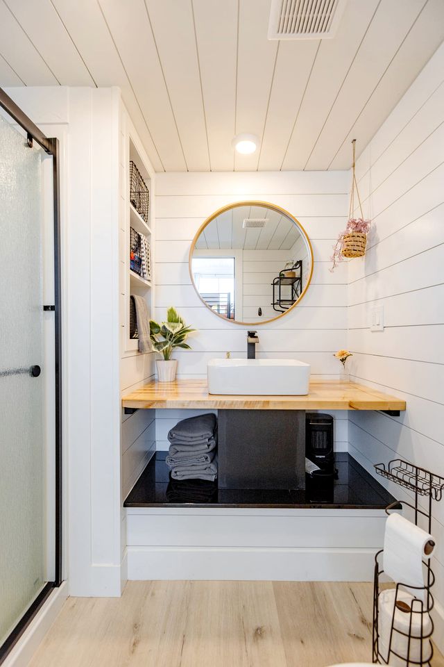 Zion's Gateway: Fully Equipped Tiny Home for Your Utah Exploration!