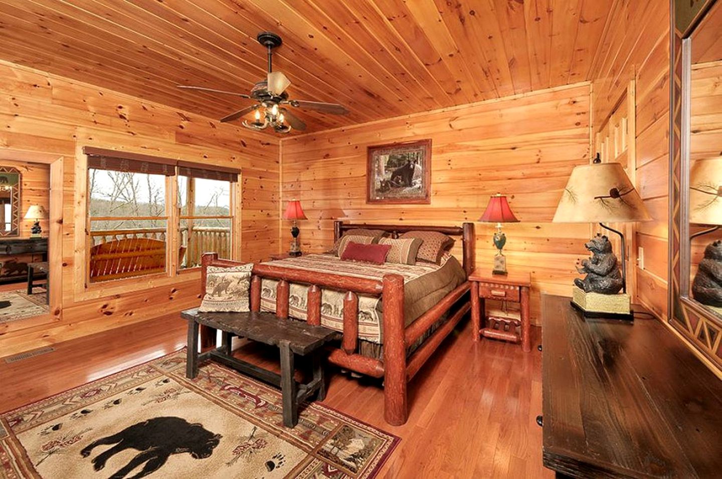 Spacious Cabin with Game Room and Hot-tub in Sevierville, Tennessee