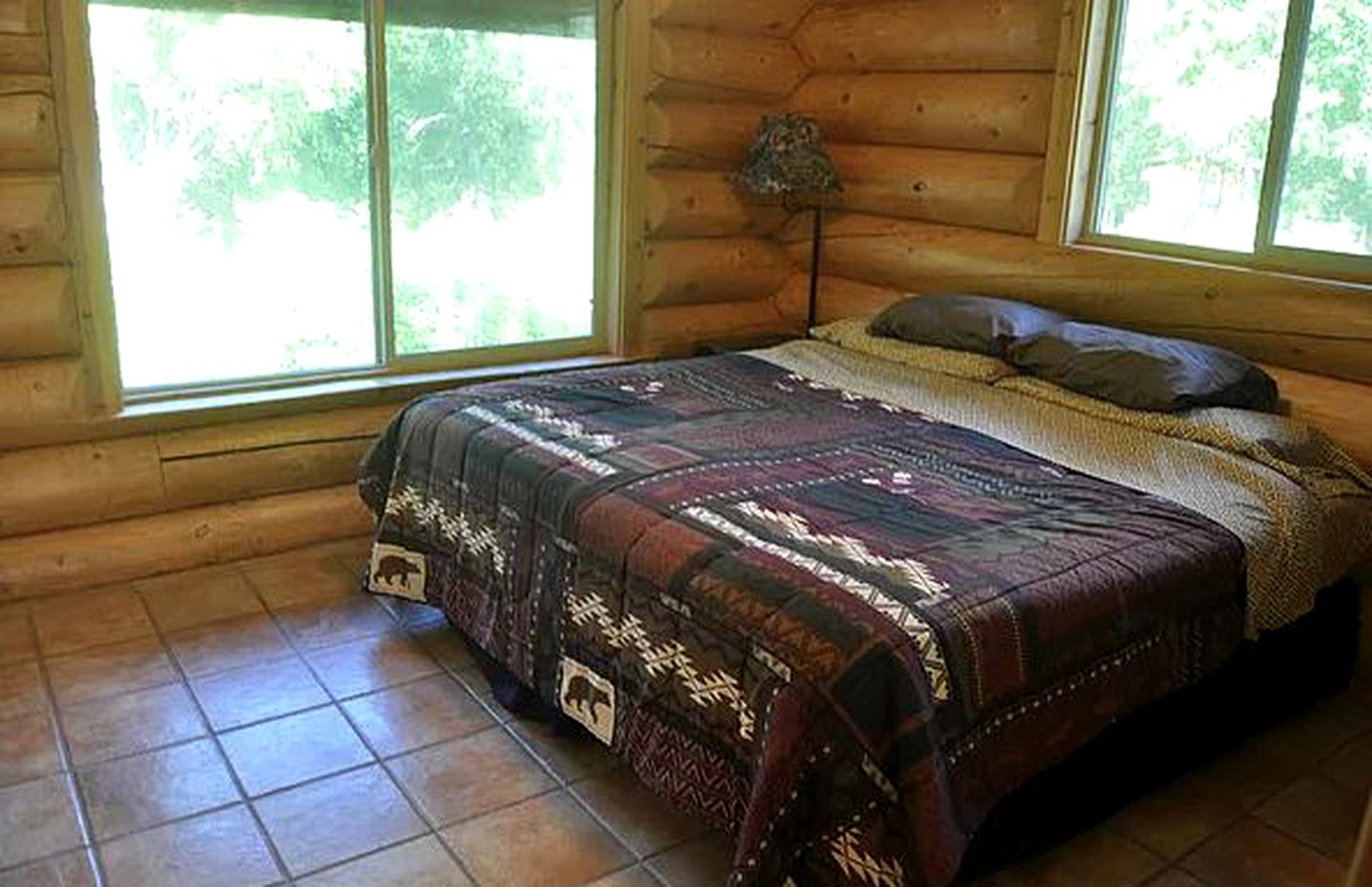 Lakeside Cabin Rental for an Adventure Getaway on Daniel’s Lake, Alaska