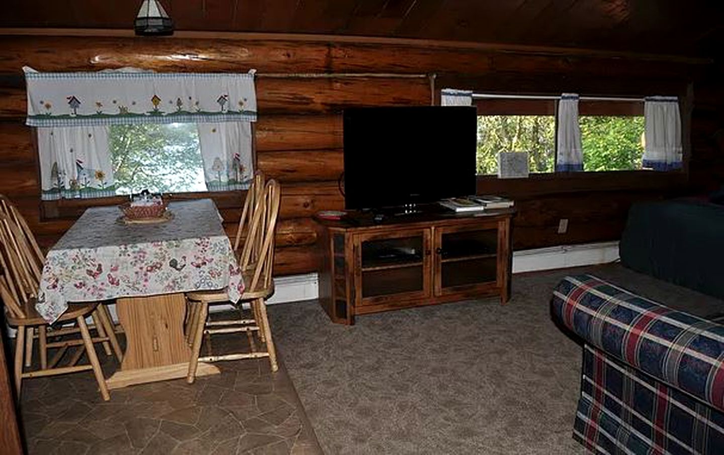 Waterfront Cabin Rental for a Lakeside Getaway in Kenai, Alaska