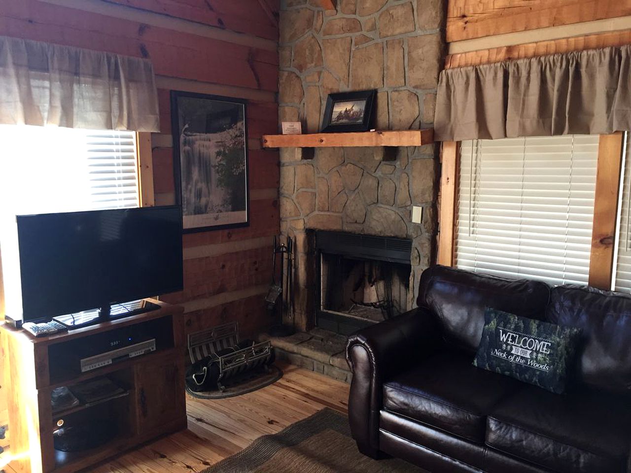 Secluded Log Cabin with Incredible Smoky Mountain Views near Gatlinburg, Tennessee