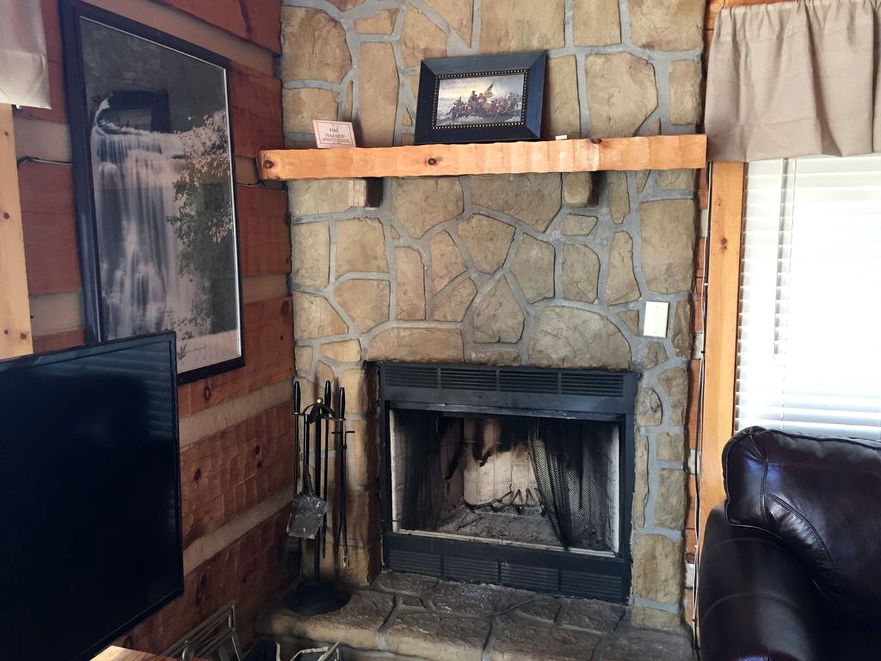 Secluded Log Cabin with Incredible Smoky Mountain Views near Gatlinburg, Tennessee