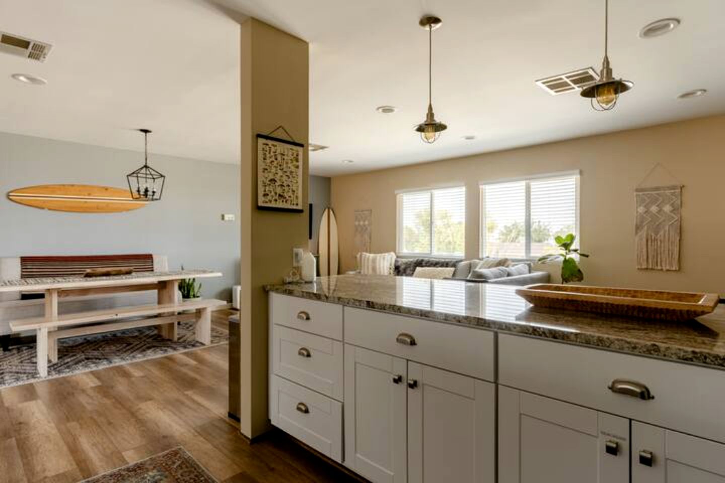 Amazing Cottage with Hot-tub and Games in Joshua Tree, California