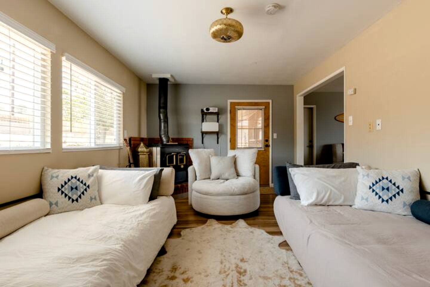 Amazing Cottage with Hot-tub and Games in Joshua Tree, California