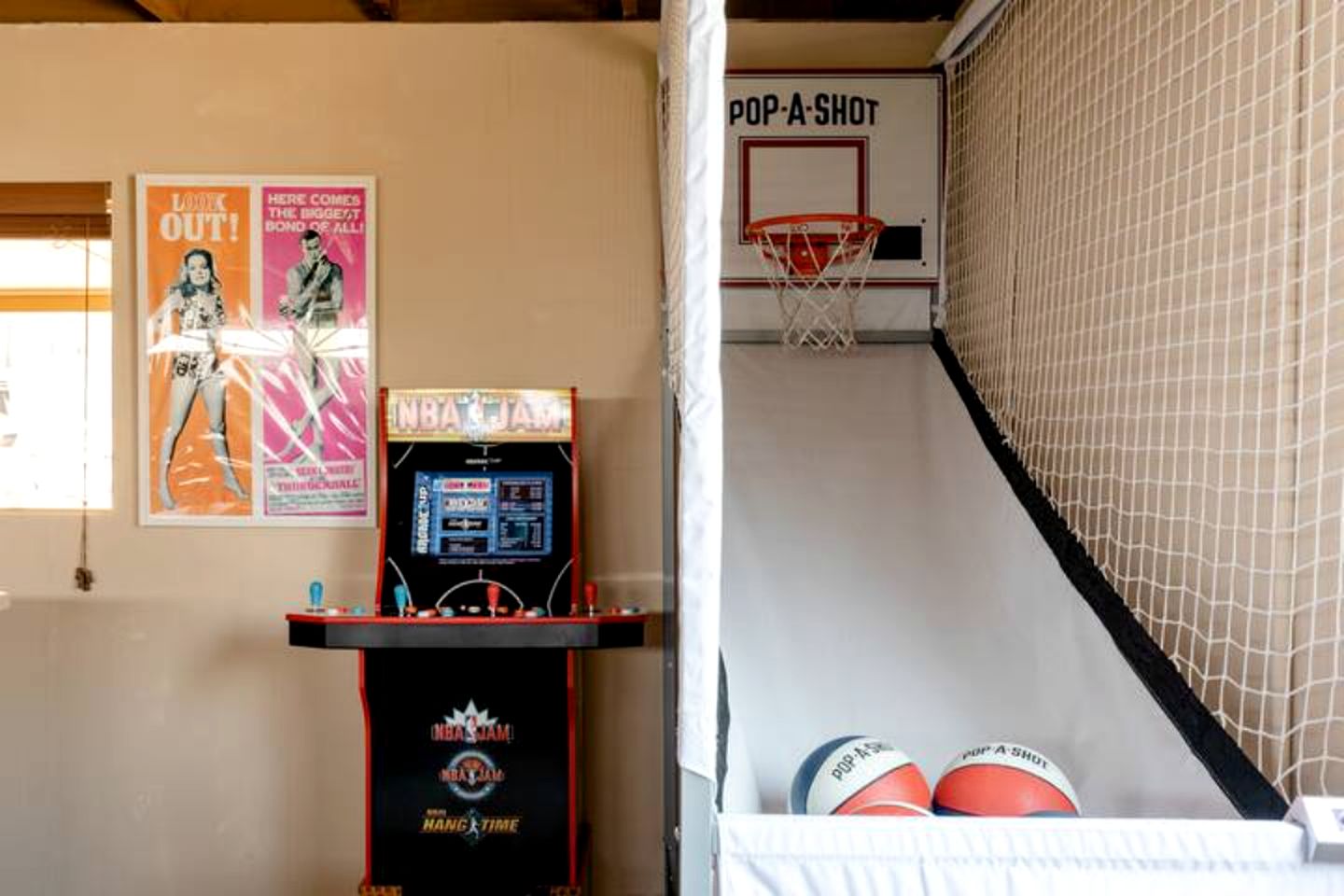 Amazing Cottage with Hot-tub and Games in Joshua Tree, California