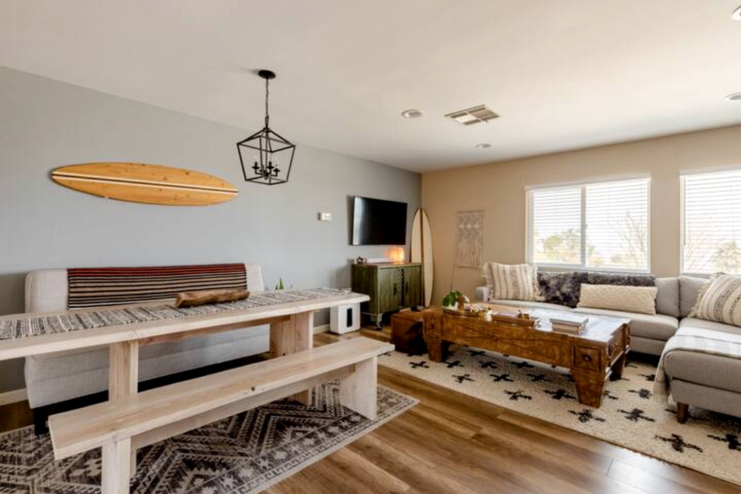 Amazing Cottage with Hot-tub and Games in Joshua Tree, California