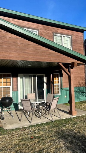 Charming Family Escape with Porch, BBQ & Beach Access in McCall, Idaho