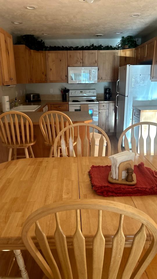 Charming Family Escape with Porch, BBQ & Beach Access in McCall, Idaho