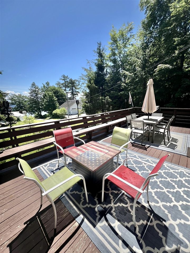 Lakefront Cabin with Game Room and Private Deck in Maine