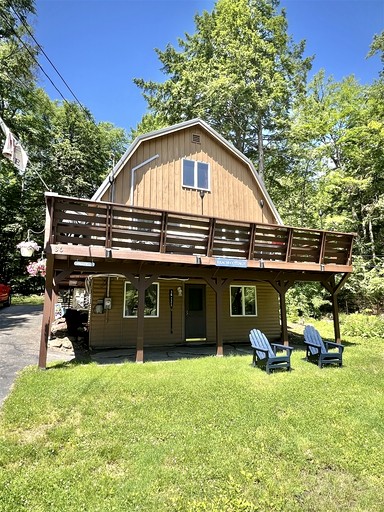 Lakefront Cabin with Game Room and Private Deck in Maine