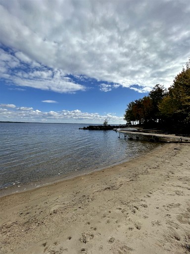 Cabins (United States of America, Sebago, Maine)