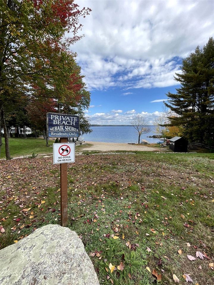 Lakefront Cabin with Game Room and Private Deck in Maine