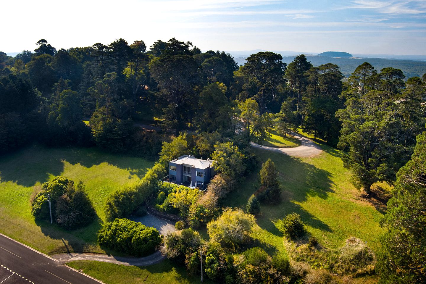 Amazing Villa with Incredible Views and Outdoor Living Space in Daylesford, Victoria