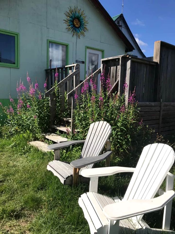 Rustic-Chic Suites with Outdoor Seating & Scenic Surroundings in British Columbia, Canada