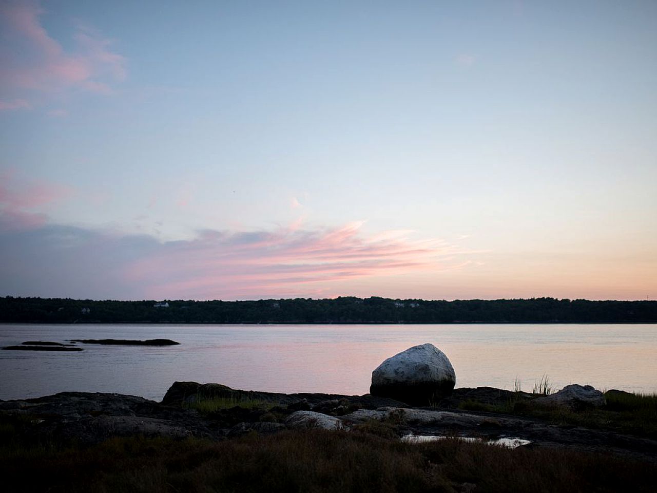 Off-The-Grid Cottage Rental with Beautiful Views on Crow Island, Maine