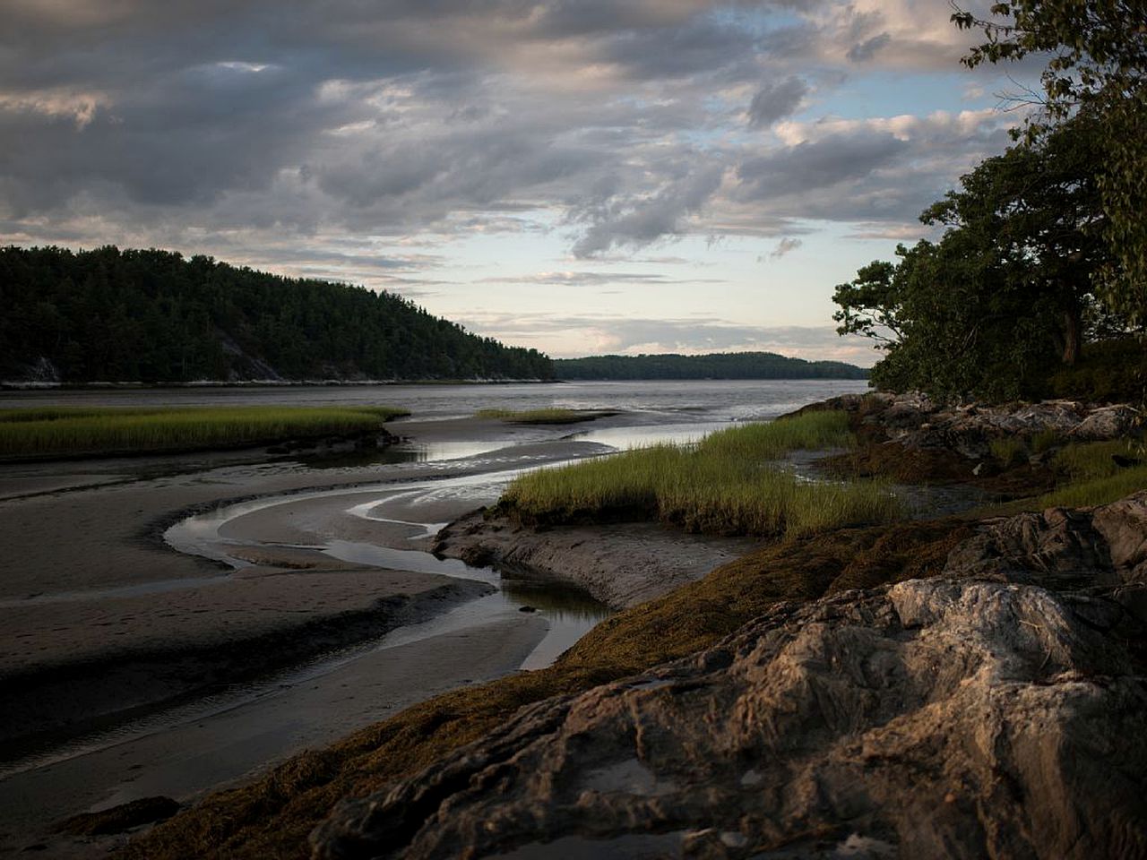 Off-The-Grid Cottage Rental with Beautiful Views on Crow Island, Maine