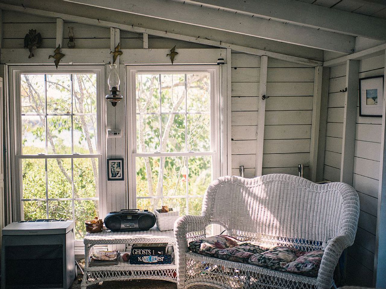 Off-The-Grid Cottage Rental with Beautiful Views on Crow Island, Maine