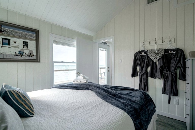 Cottages (Canada, Leamington, Ontario)