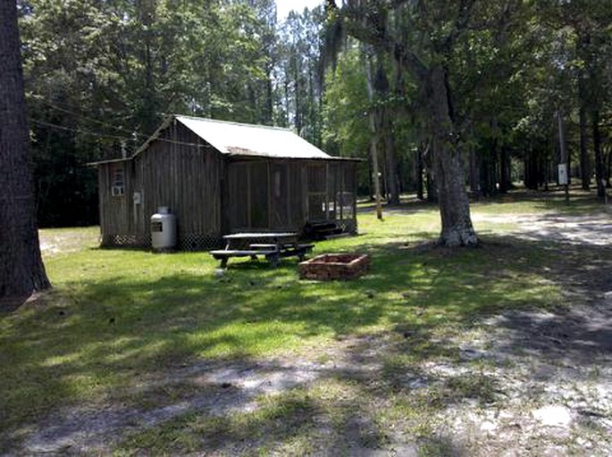 Cabins (Brunswick, Georgia, United States)