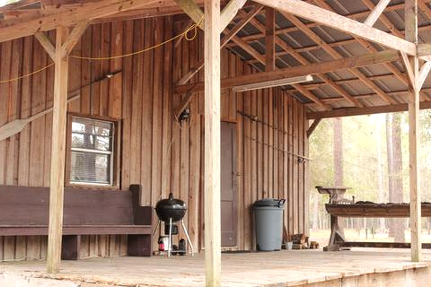 Riverfront Getaway Cabin with a Boat Ramp Access near Brunswick in Southeast Georgia