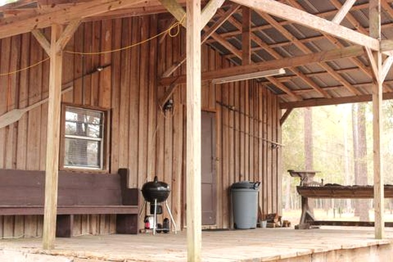 Riverfront Getaway Cabin with a Boat Ramp Access near Brunswick in Southeast Georgia | Cabins (Brunswick, Georgia, United States of America)