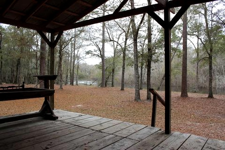 Riverfront Getaway Cabin with a Boat Ramp Access near Brunswick in Southeast Georgia | Cabins (Brunswick, Georgia, United States of America)
