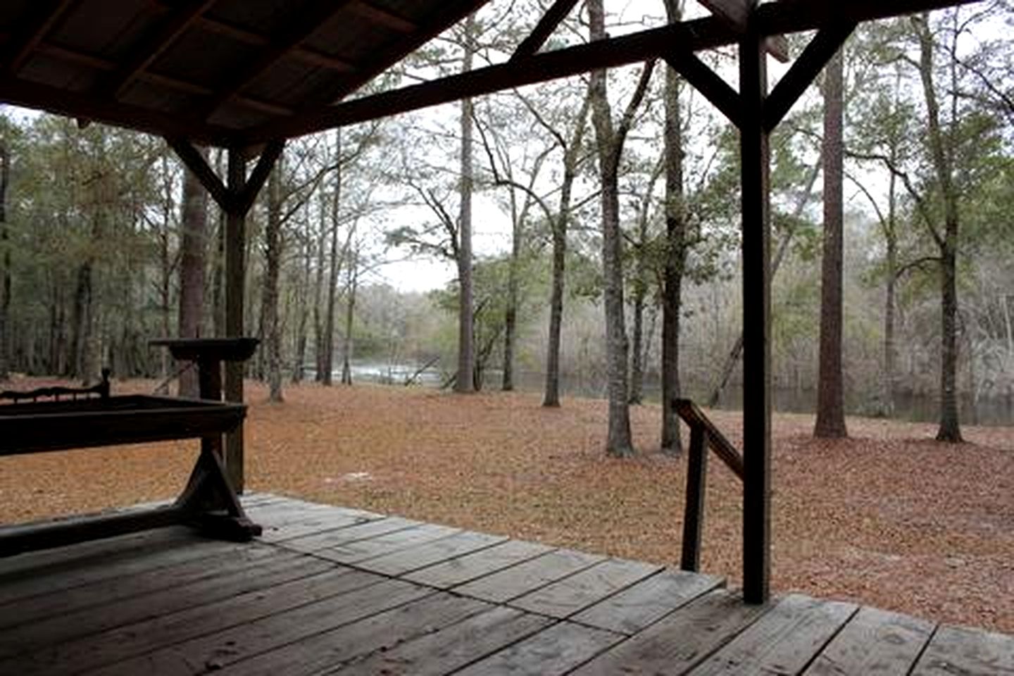 Riverfront Getaway Cabin with a Boat Ramp Access near Brunswick in Southeast Georgia