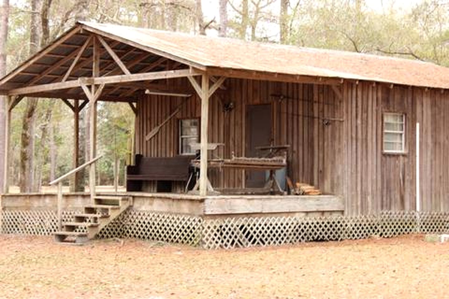 Riverfront Getaway Cabin with a Boat Ramp Access near Brunswick in Southeast Georgia